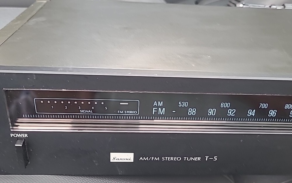 Sansui T-5 AM/FM Stereo Tuner