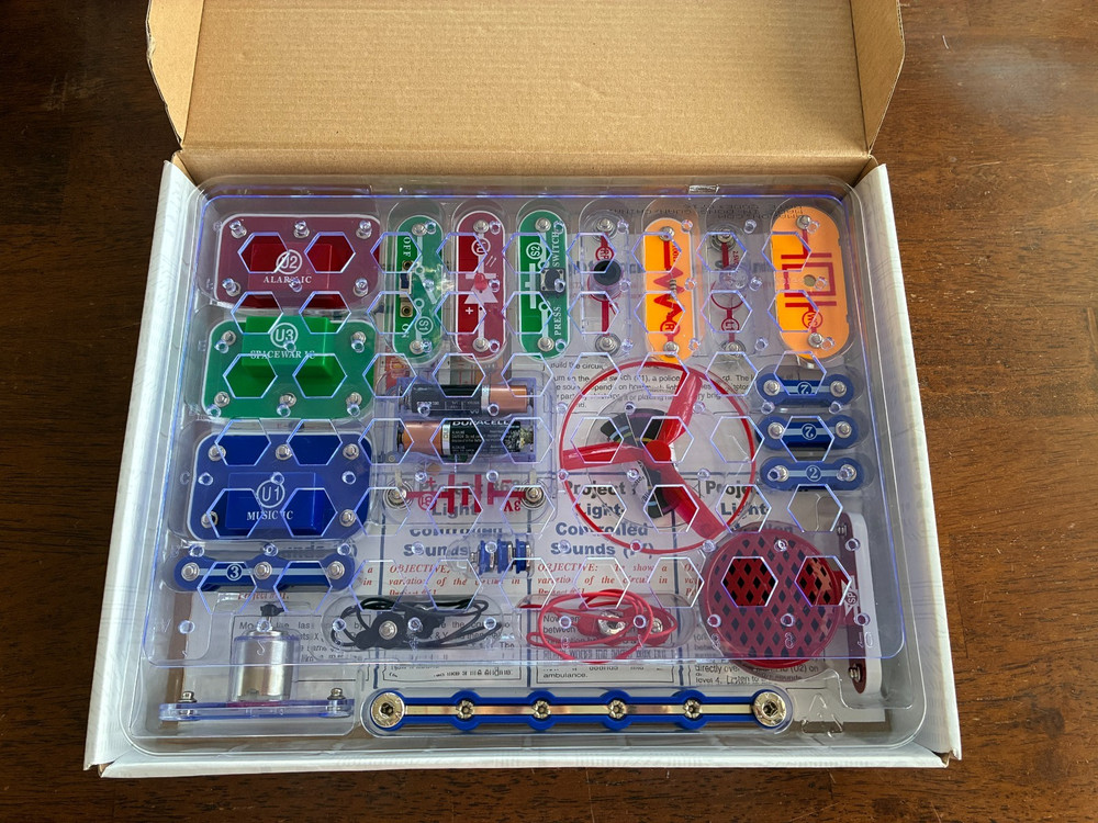 Snap Circuits Jr. SC-100 Electronics Exploration Kit 100+ STEM Projects