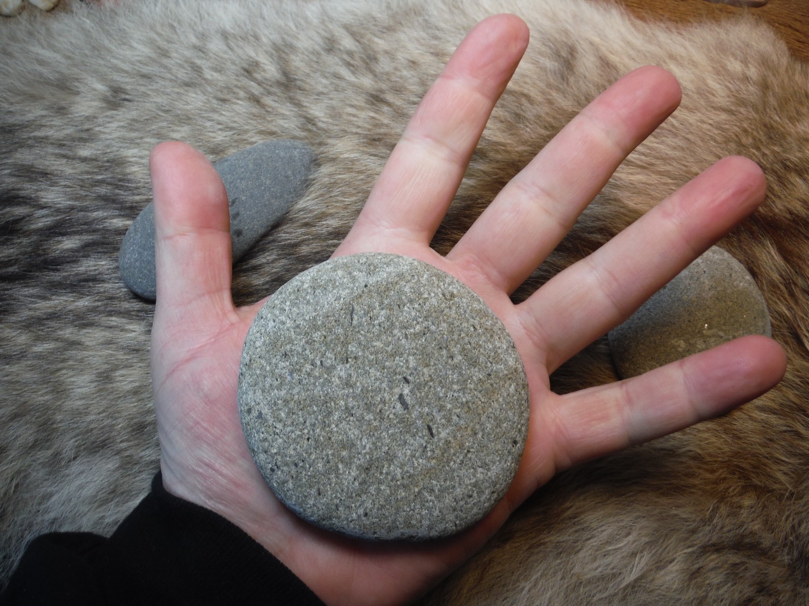 NATURAL ABRADER HAMMER STONE Flint Knapping Primitive Skinning Obsidian Preform