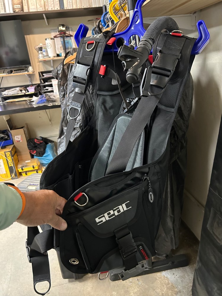 Seac Smart BCD, Size Medium, Drop Weight Pockets Black