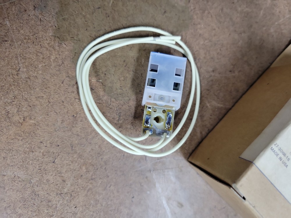 1- NEW! JOHNSON CONTROLS HUMIDITY SENSOR, HE-6000-1