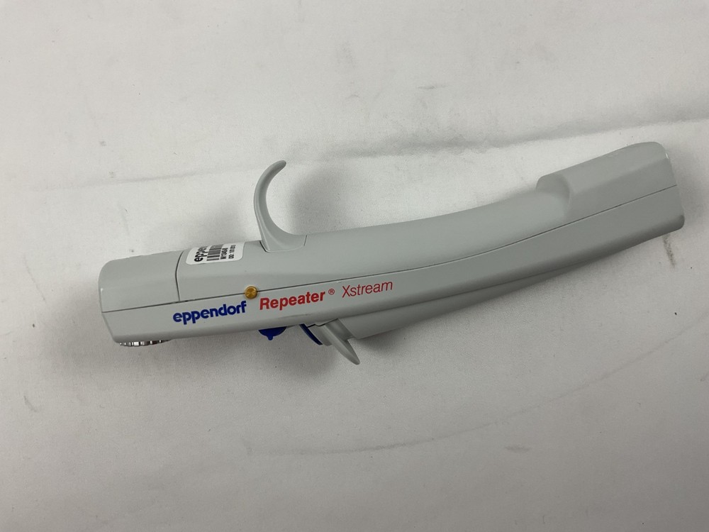 Eppendorf M13454B Repeater Xstream Electronic Repeating Pipette Lab