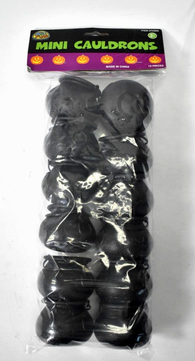 Kid Fun Mini Witch Cauldron Kettles 12 Pack Black Halloween Decoration FA906