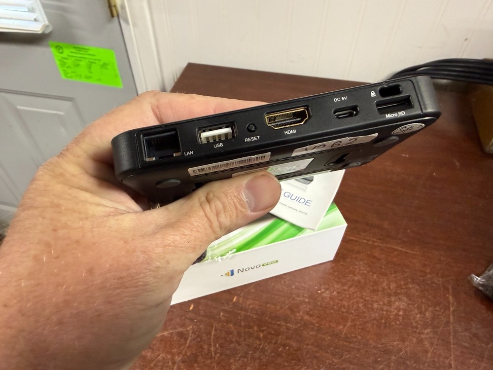 Vivitek Novo Pro Wireless Presentation Collaboration Solution