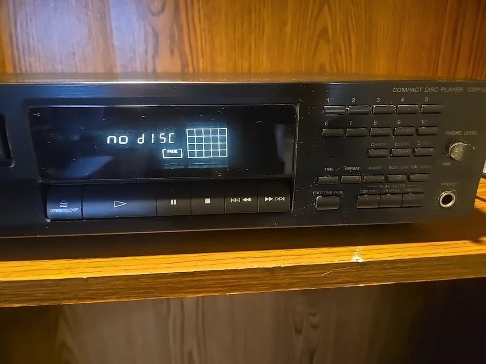 Sony CDP-211 5-Disc Compact Disc Player - No Remote, Fully Functional