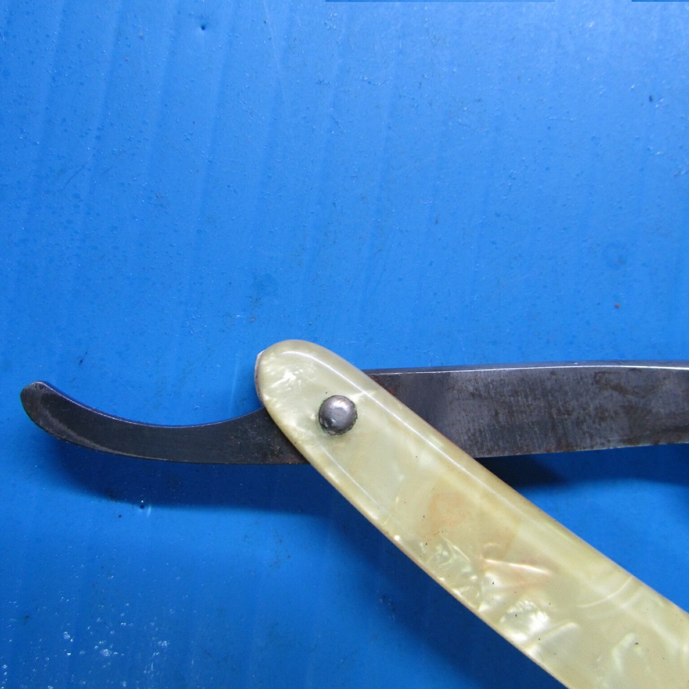 Straight Razor : Wellington