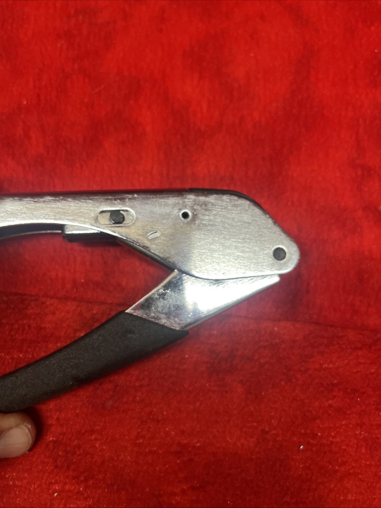(UNBRANDED) FEED-THRU MODULAR PLUG CRIMP TOOL (t40)