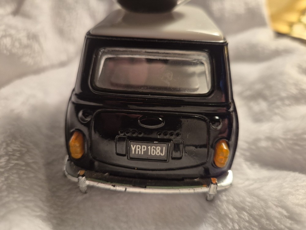 Mini Cooper Scale Model Car Retro Desk Clock - Black