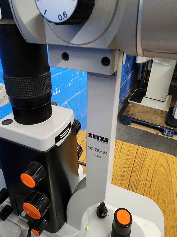 Zeiss 30 SL-M Slit Microscope with Powered Table