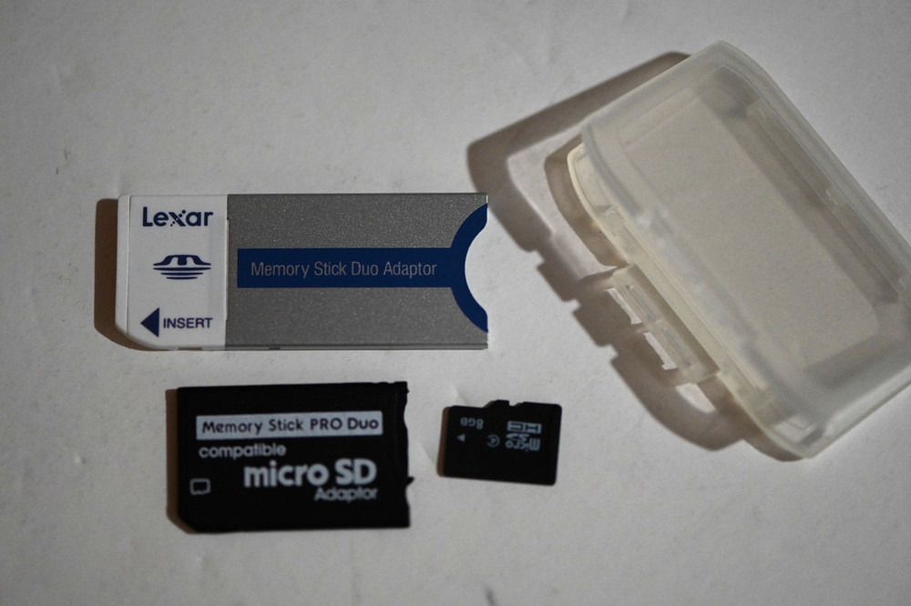 Lexar Memory Stick Duo Adapter + Micro SD Adapter + 8 Gb Micro SDHC Class 4