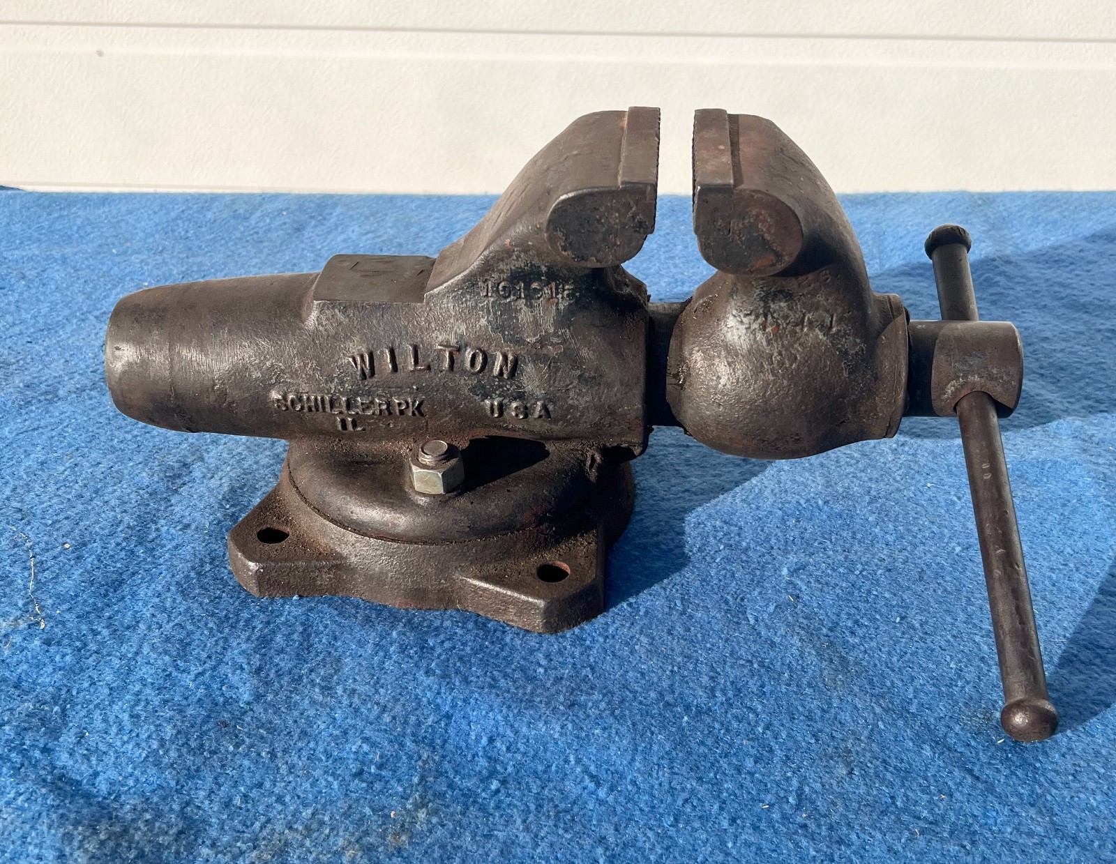 Wilton 3" bullet vise for parts look at pictures