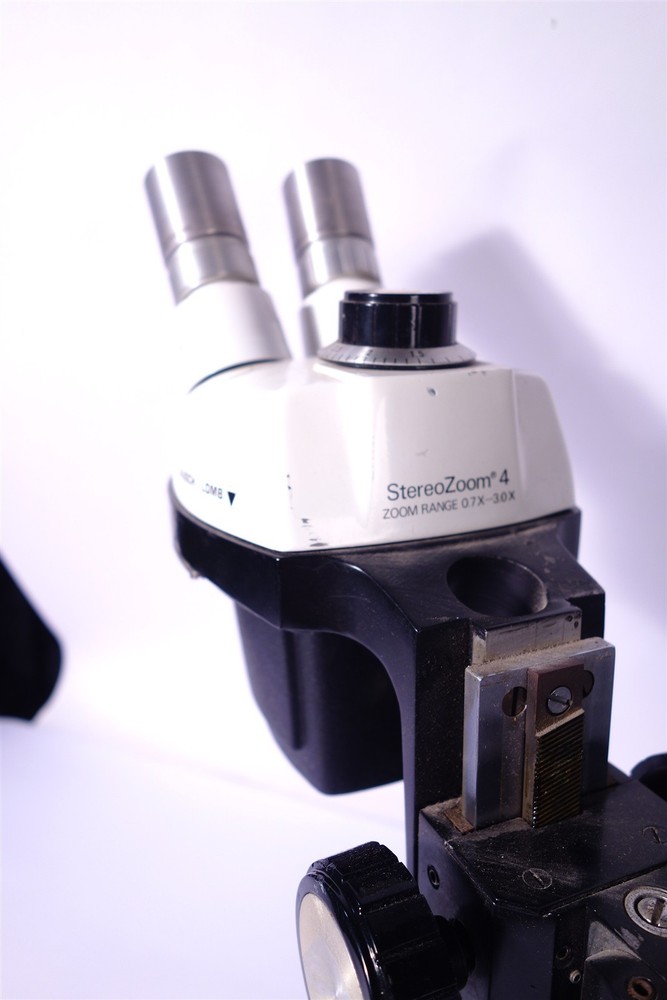 Bausch StereoZoom 4 Stereo Microscope + Stand