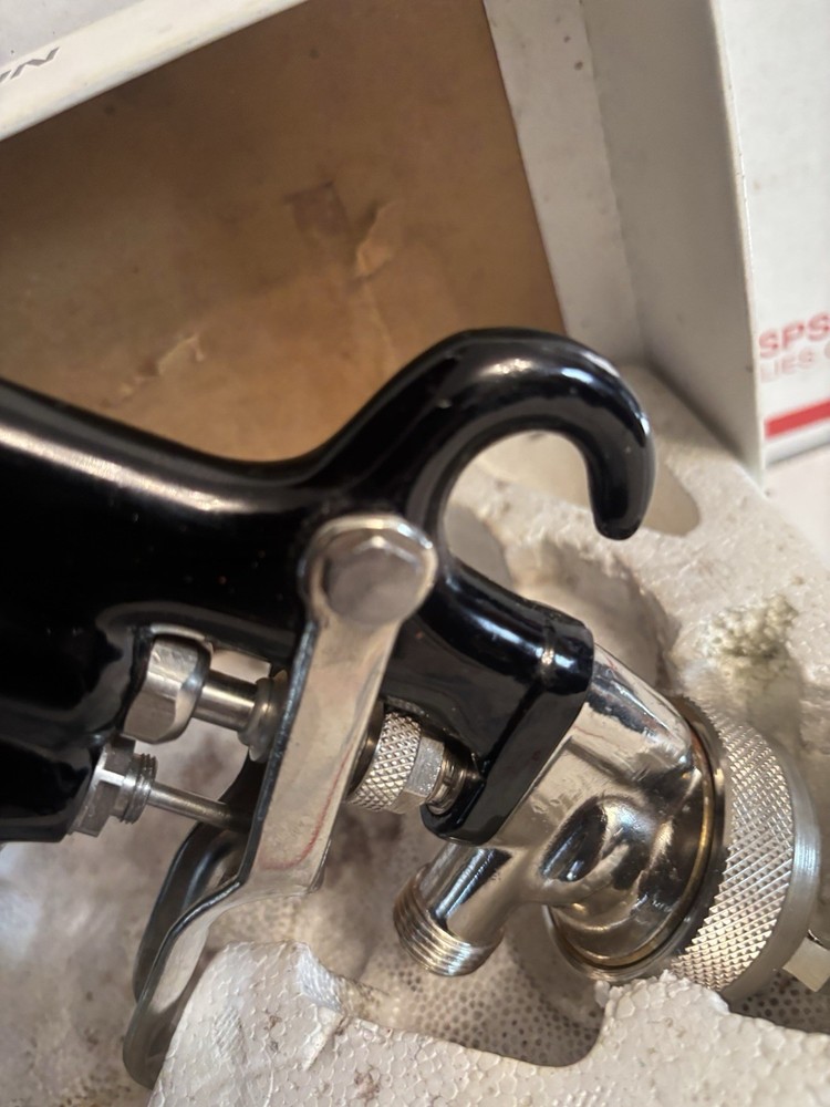 Binks Model 7 Spray Gun