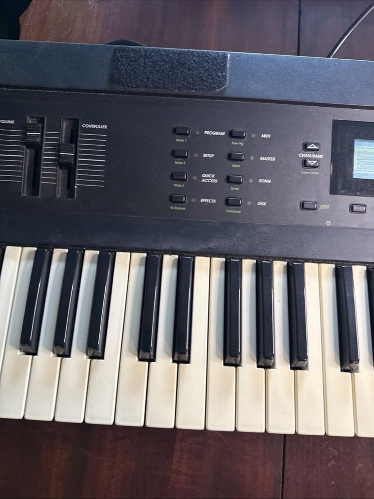 Kurzweil K2000 VAST Variable Architecture Synthesis Technology Keyboard Works