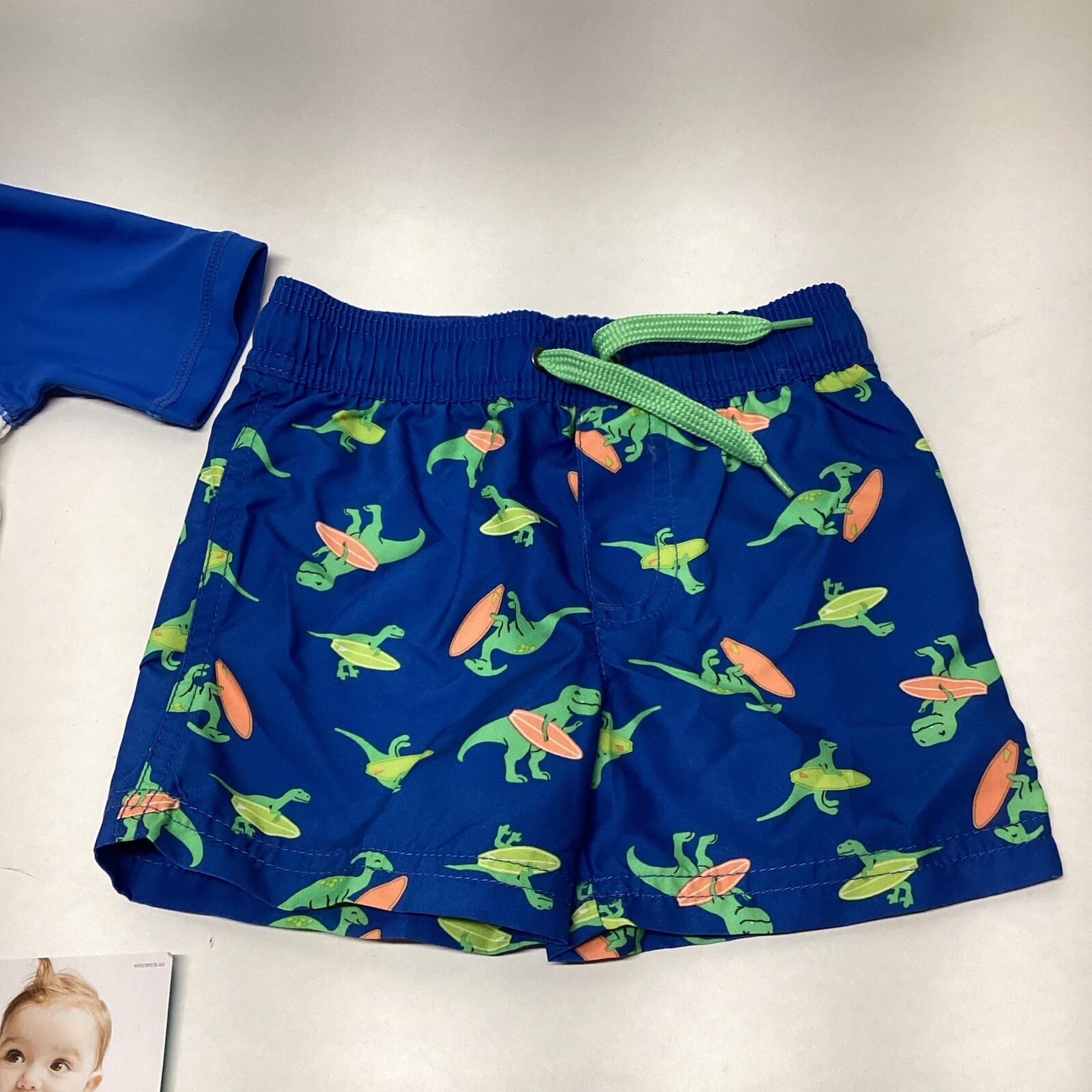 Simple Joys by Carter's baby-boys 2-piece Swimsuit Trunks & Rashguard Shirt 18m