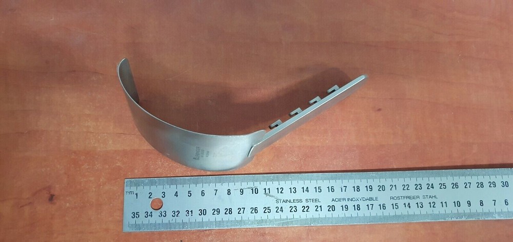 LEIBINGER Retractor 41-34580 WICKHAM STINLESS B2