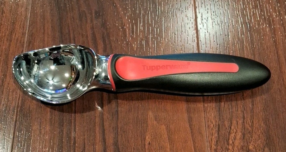 TUPPERWARE Ice Cream Scoop Mold #5472A-2