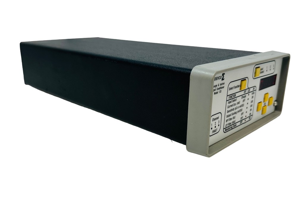 ENDEVCO MODEL 133 CHARGE & ISOTRON SIGNAL CONDITIONER