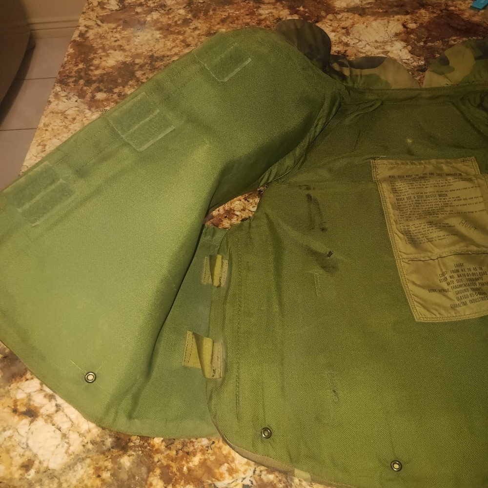 BODY ARMOR, FRAGMENTATION PROTECTIVE VEST GROUND TROOPS, LARGE (FLAK JACKET-A)