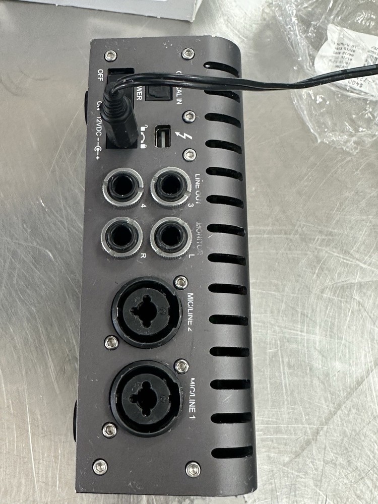 Universal Audio Apollo Twin MKII UAD 2 - Duo Core Thunderbolt Audio Interface