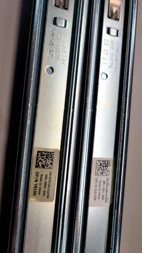 Dell PowerEdge Server Rack Mount Rail Kit PN: Y819K--D419M
