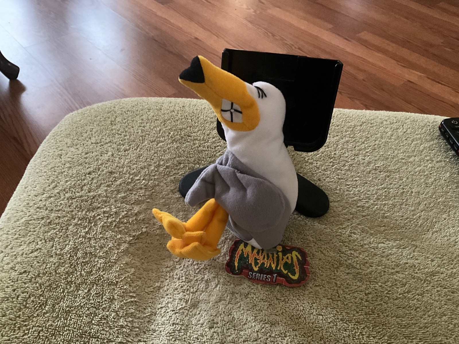 New Vintage 1997 Meanies Series 1 Peter Gotta Peagull 6" Bean Bag Plush