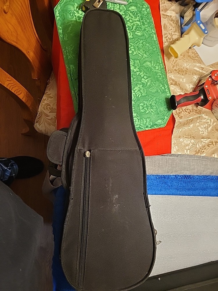 3/4 Unbranded Violin Case Missing Zipper Pull On Outside Pocket