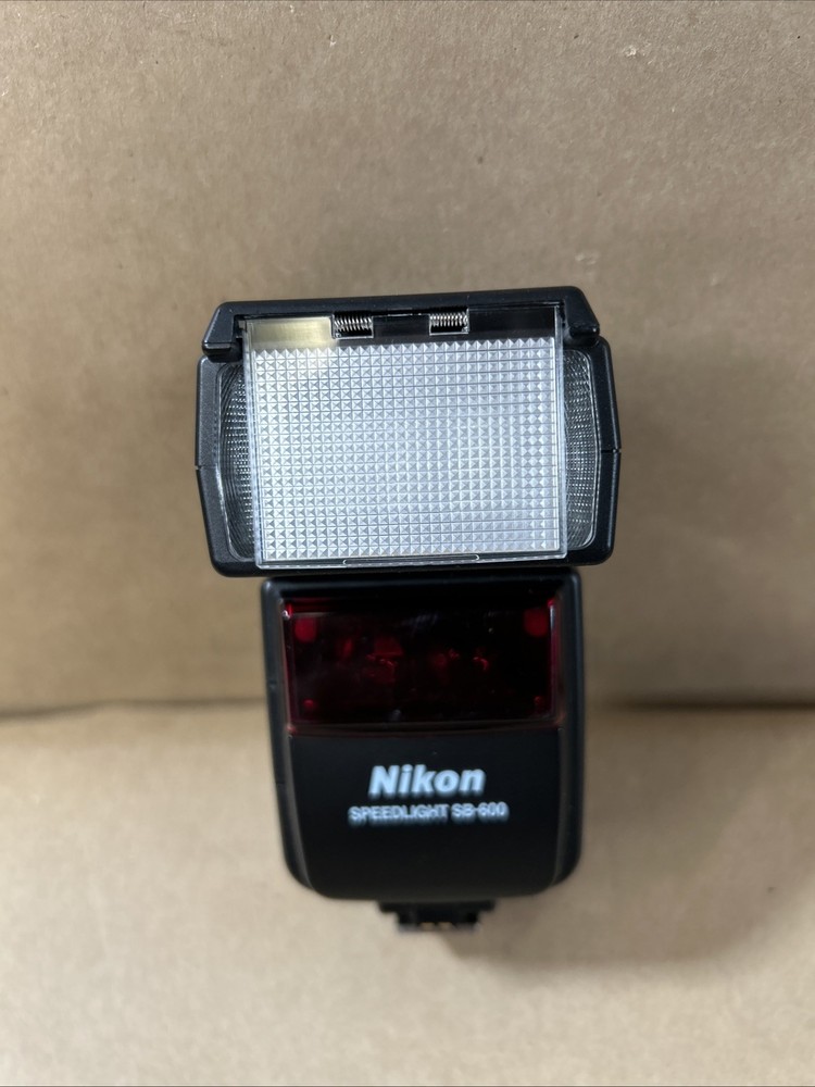 Nikon SB-600 Speedlight Shoe Mount Flash TTL External Camera Flash
