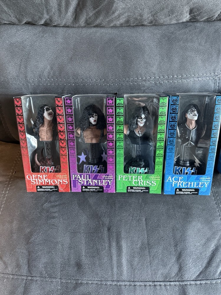 Kiss Bust Set of 4