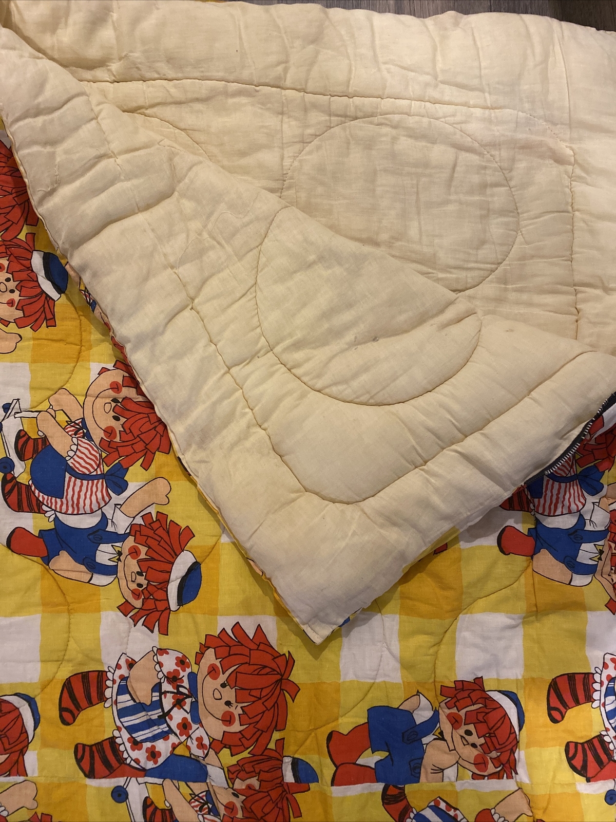 Vintage 1975 Raggedy Ann & Andy Quilted Sleeping Bag Blanket 31" x 72"