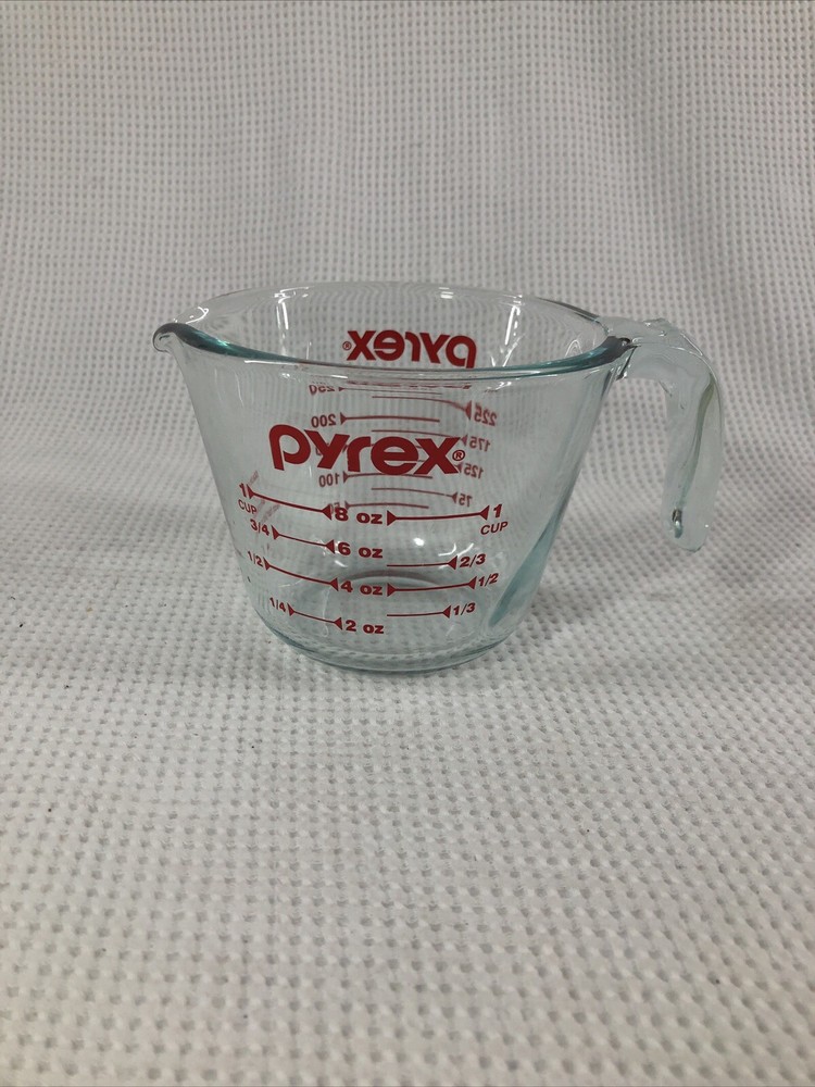 Pyrex Measuring Cup 1 Cup, 250ml, No Chips Or Cracks Great Condition