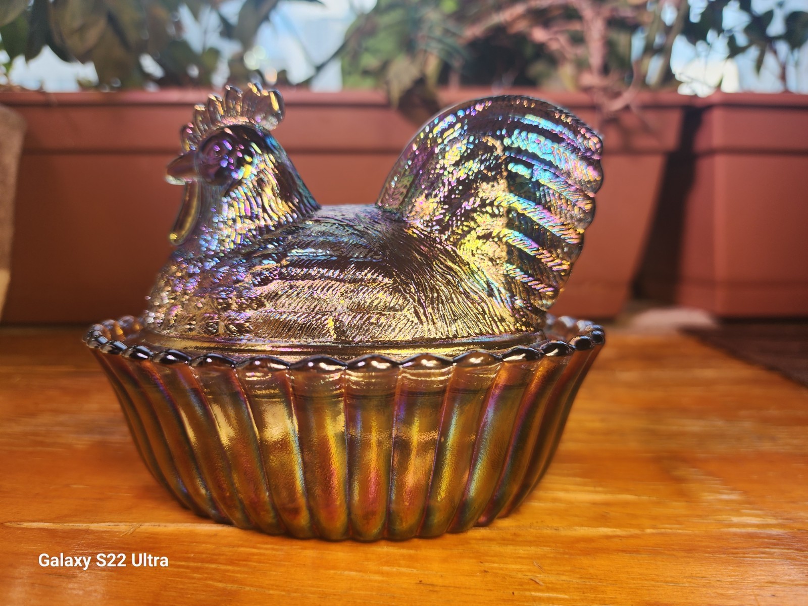 5" Rooster With Split Tail on a Ribbed Nest Titanium Carnival Westmoreland Mould