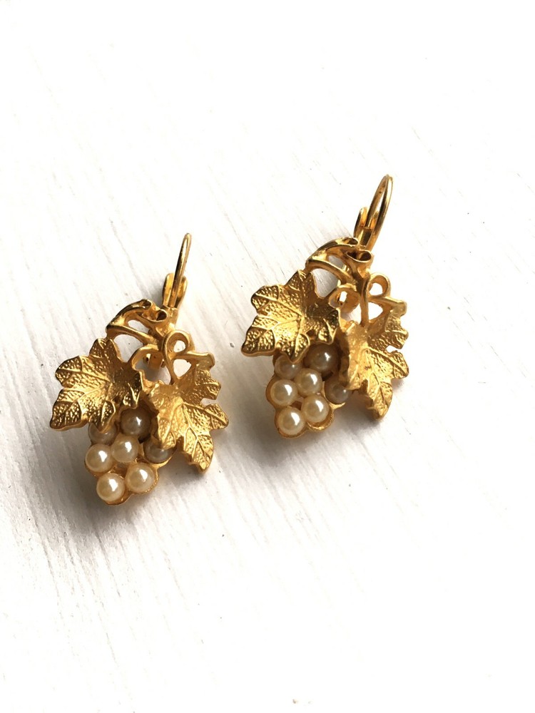 Vintage Gold Grape Leverback Earrings