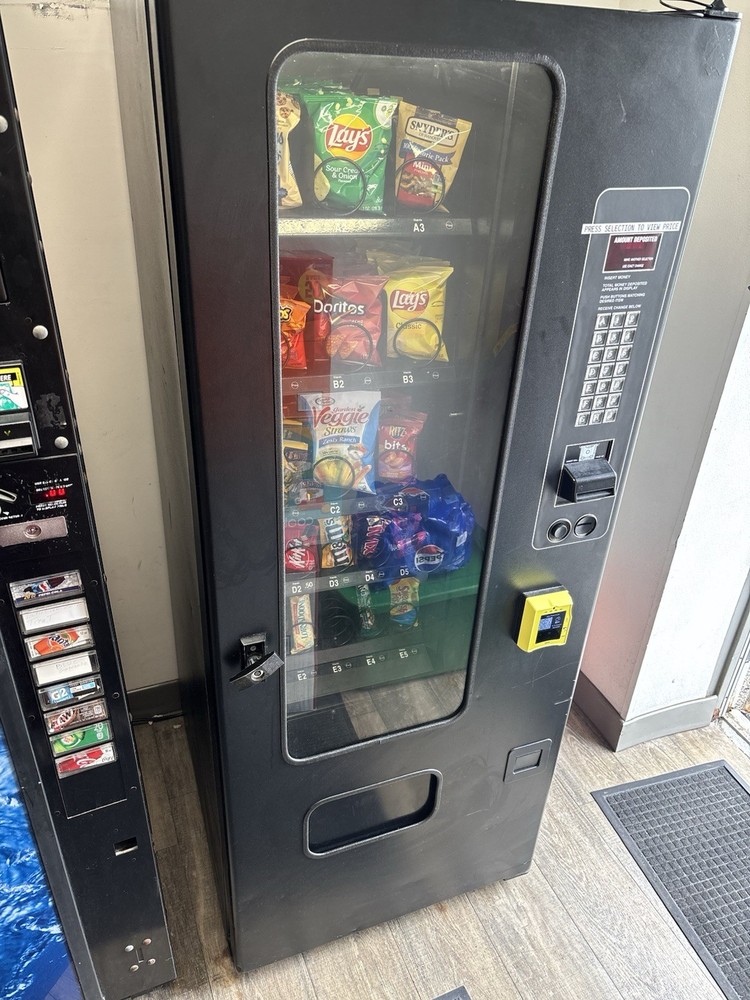Snack And Beverage Vending Machine