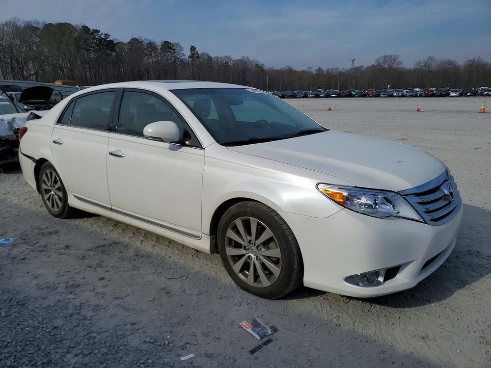 AVALON 2011 Glove Box 5021925