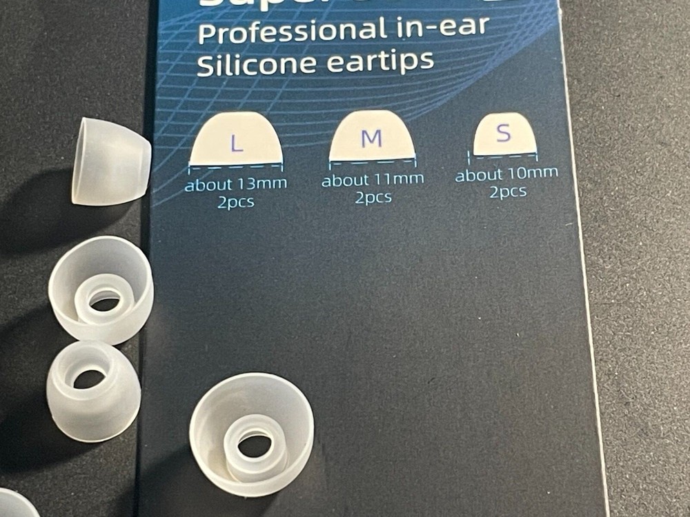 Soft Clear Silicone Replacement Eartips for beats studio buds plus transparent