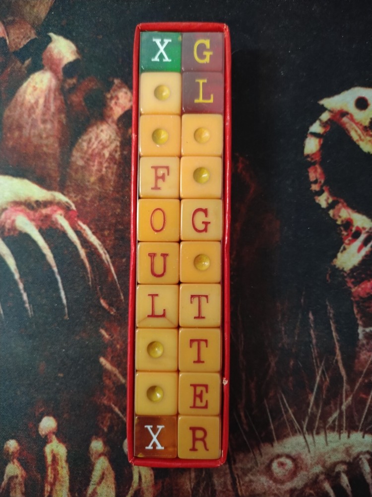 Vintage Zing BOL-E-Z  Game Bakelite Dice