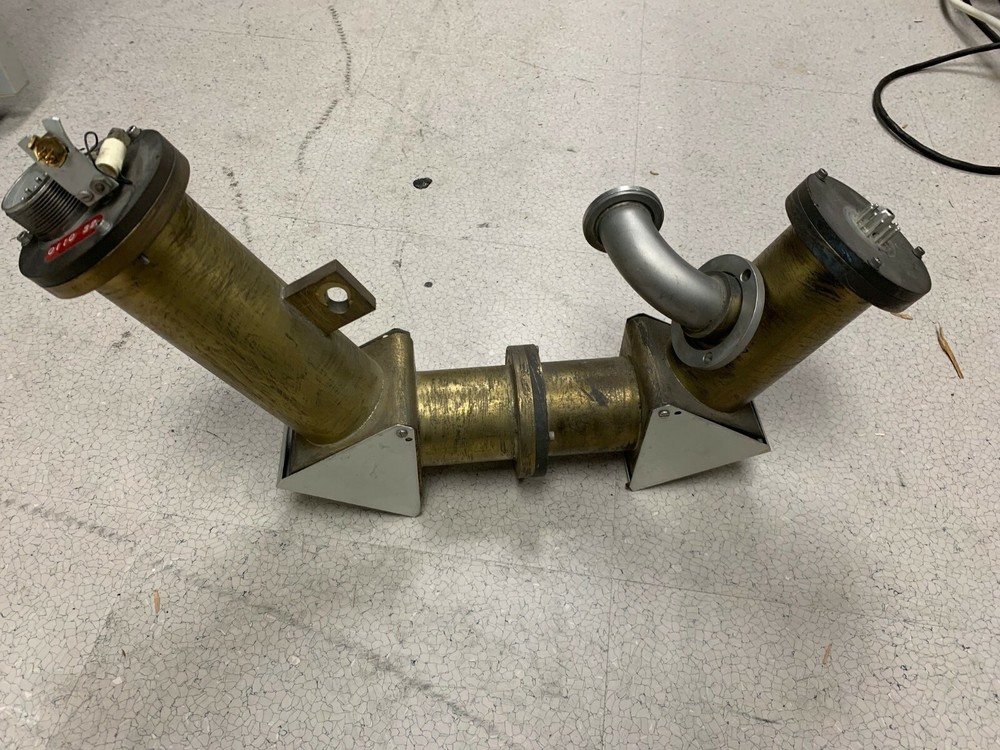Vacuum Prism-Like Analyzer. Two vacuum gauges. Nice! Great shape! Steampunk tool