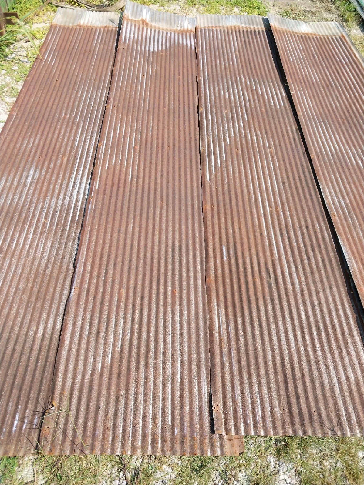 (30 sq.ft.) 5 pcs 3' x 2' RECLAIMED CORRUGATED BARN ROOFING TIN