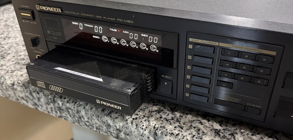 PIONEER PD M60 Multi-disc Cd Player!!! Without Remote Tested Works