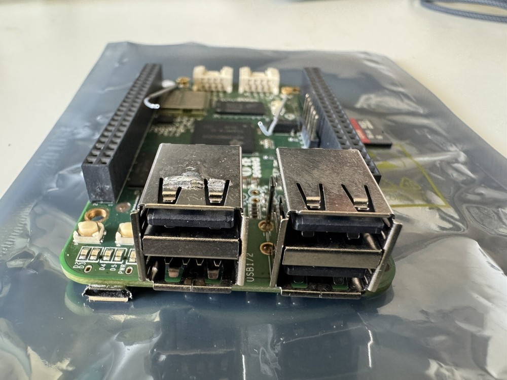 Seeedstudio BeagleBone Green Wireless Single Board Computer w/16gb Micro SD