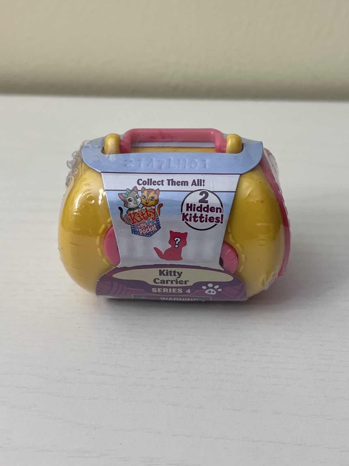 HTF Kitty In My Pocket Pet Carrier 2 Pets New Unopened Series 4 Blind Box