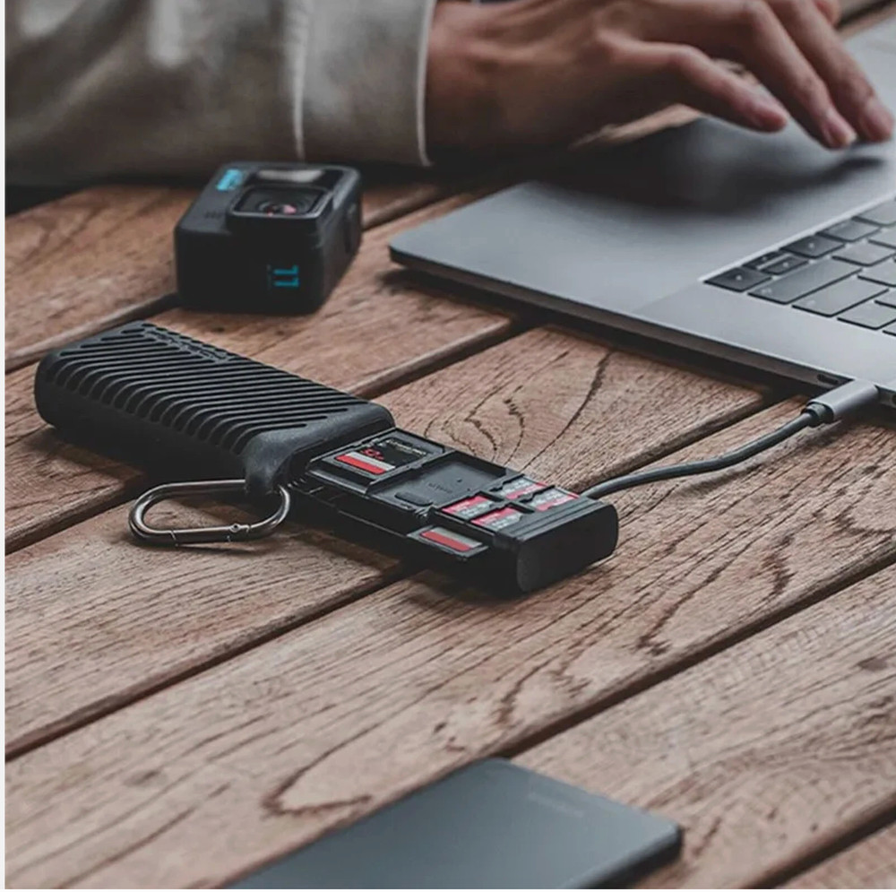 PGYTECH CreateMate High-Speed Card Reader Case for SD /Micro SD(Classic Black)