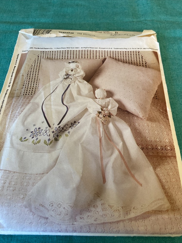 Vintage McCalls Craft Pattern #6608 - Angel Dolls & Ornaments