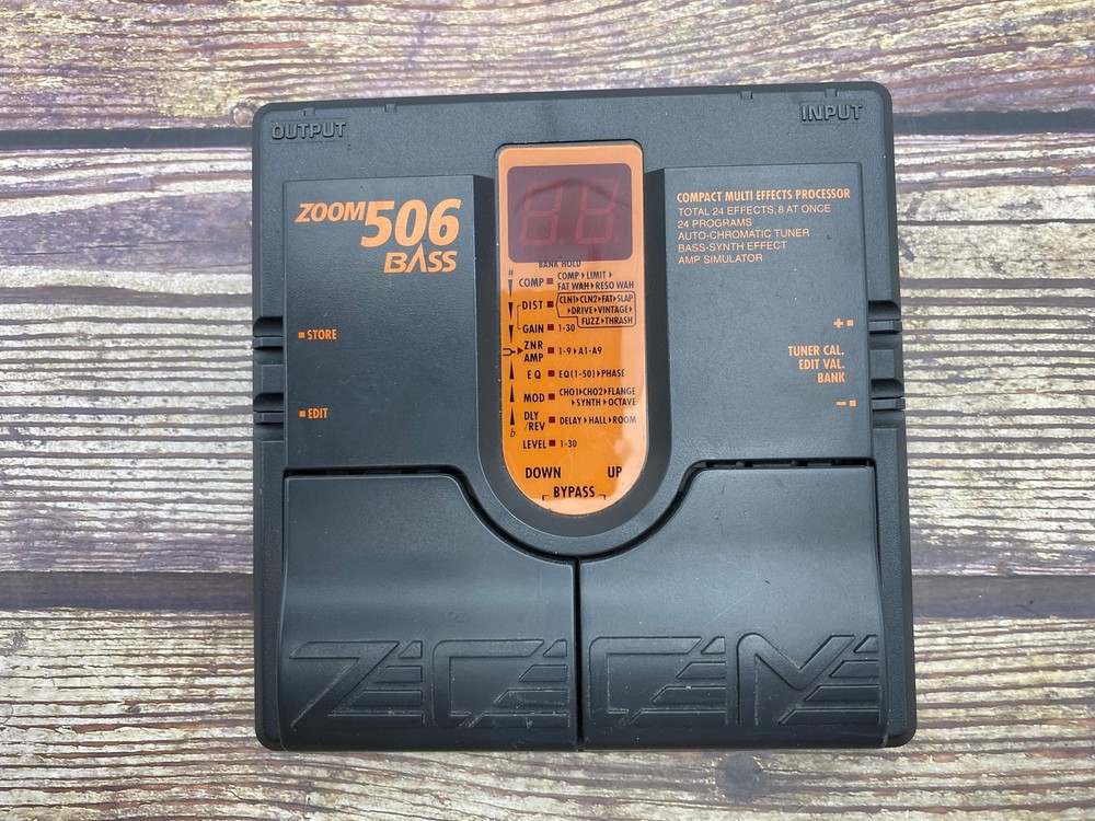 Zoom 506 Bass Multi Effects Pedal Processor used from japan