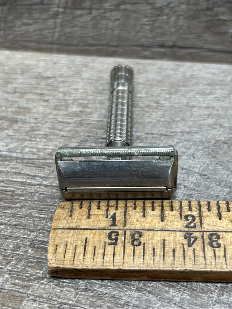 Vintage Gillette Flare Tip Super Speed Safety Razor - Date Code E1 1959