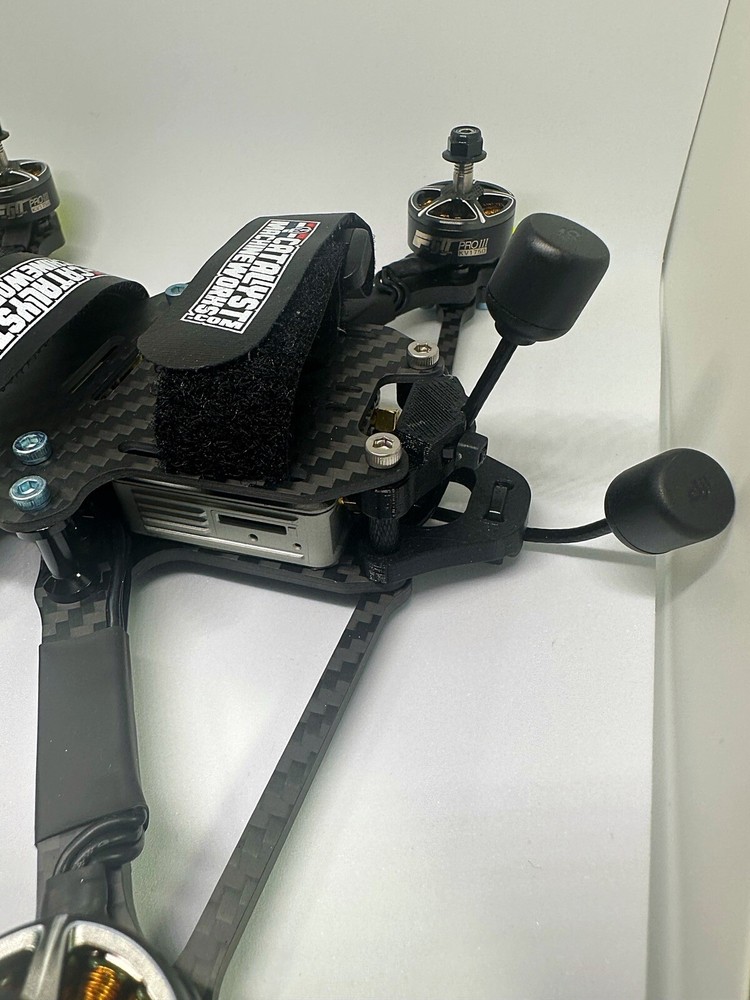 BRAND NEW FPV RACING DRONE BUNDLE. COMPLETE SET WITH DJI REMOTE CONTROL & MORE