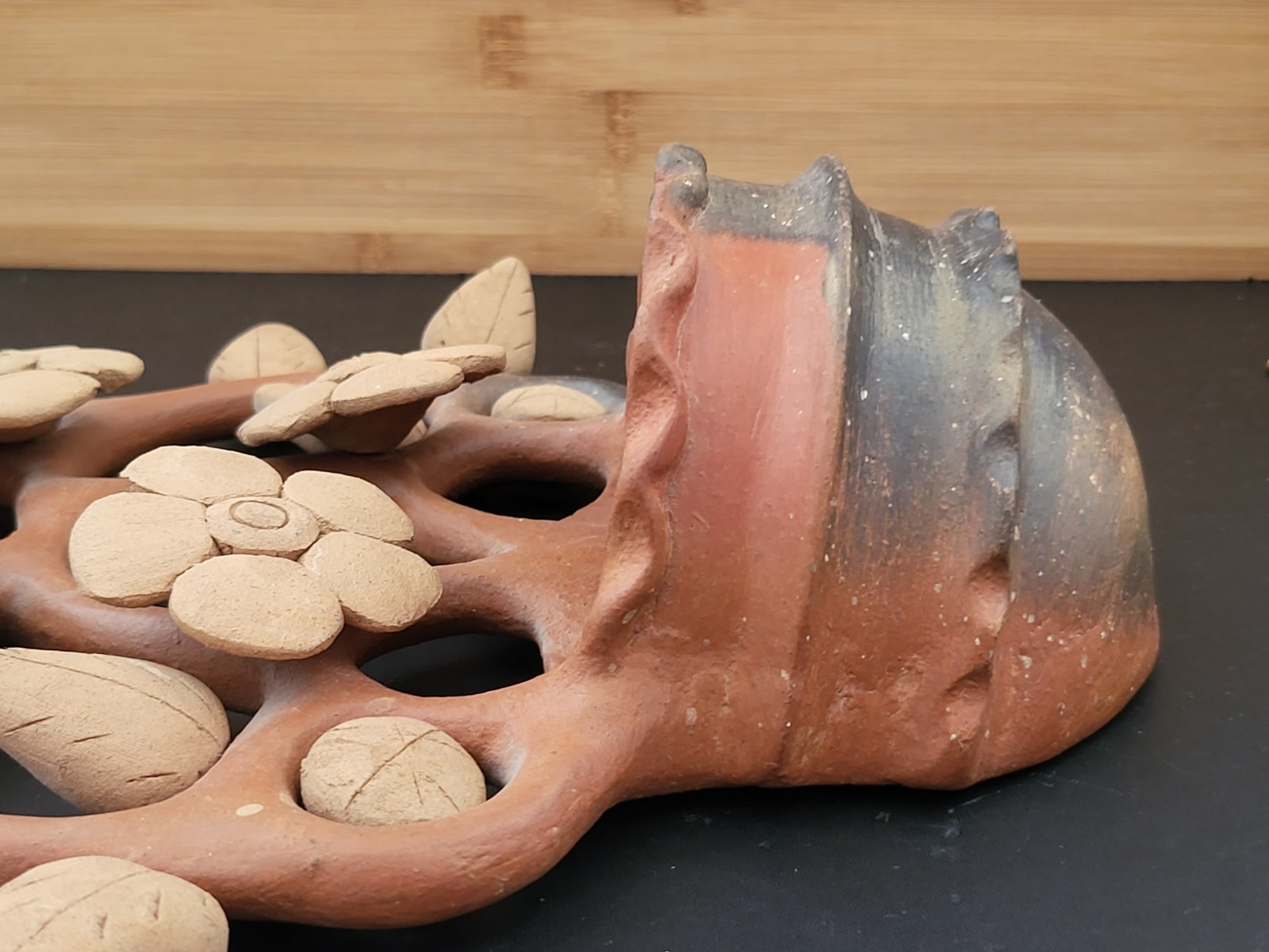 Vtg Mexican Folk Art Tree of Life Flowers Leaves Terra Cotta Wall Planter 14¼"