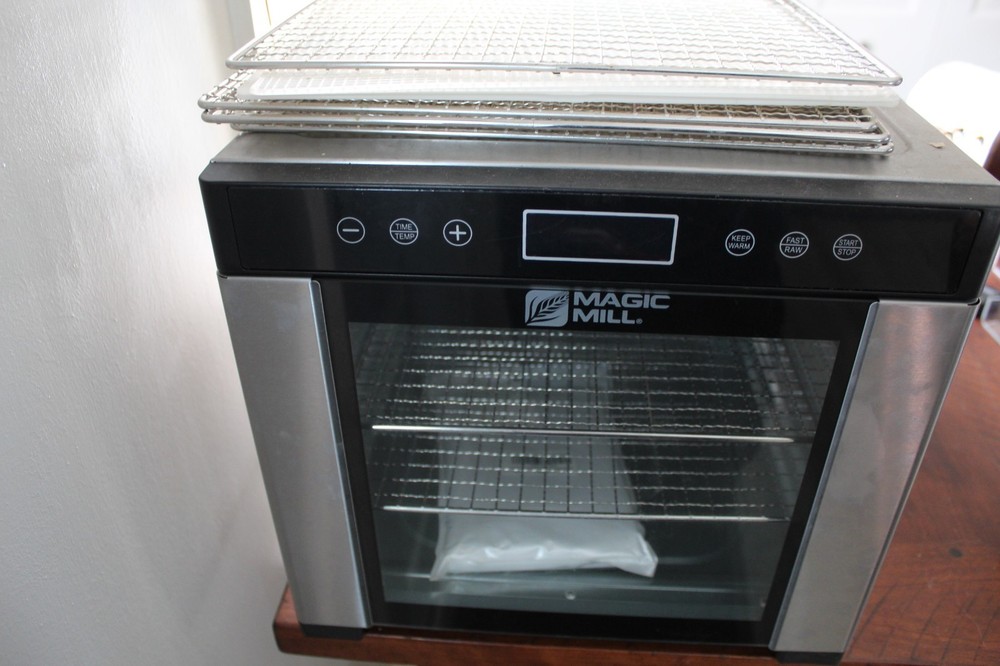 Magic Mill Magic Mill MFD-7070 Professional Desiccant Machine - Grey