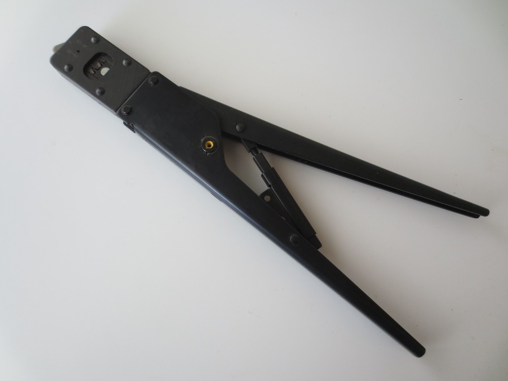 AMP 90301-2 Crimp Tool ( Same function as the Tyco 91531-1 ) •• Looks Unused ••